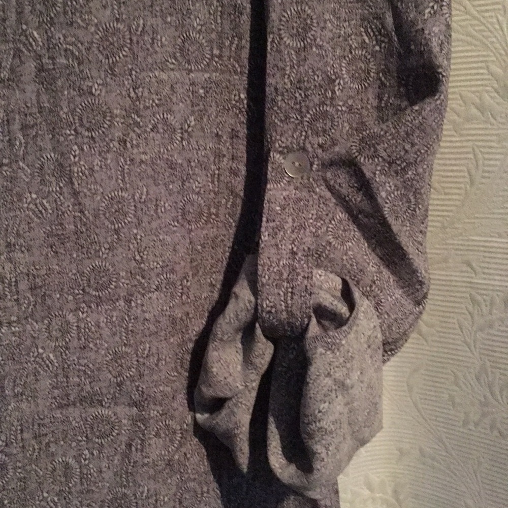 NWT GREY PRINT BOBEAU BLOUSE! - Picture 5 of 12